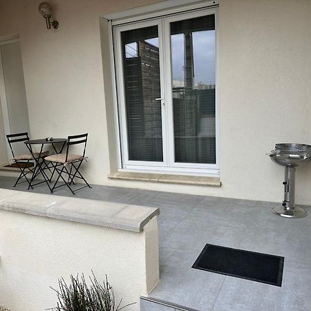 Appartement T2 Avec Terrasse Et Cour Cavaillon Eksteriør billede