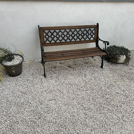 Appartement T2 Avec Terrasse Et Cour Cavaillon Eksteriør billede