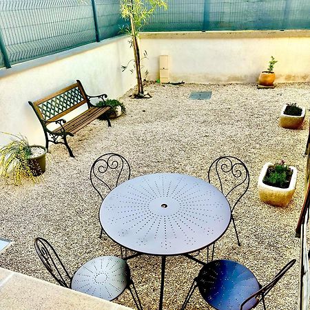 Appartement T2 Avec Terrasse Et Cour Cavaillon Eksteriør billede