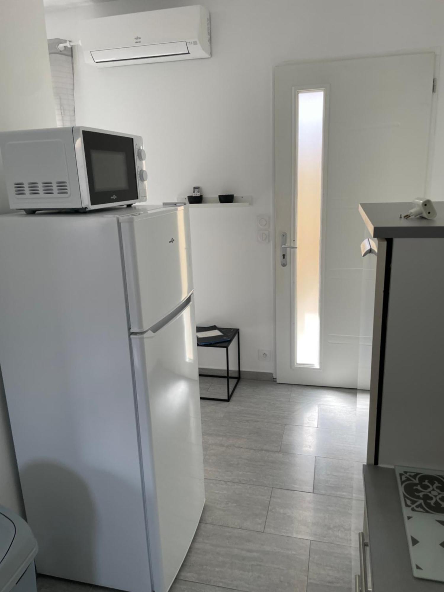 Appartement T2 Avec Terrasse Et Cour Cavaillon Eksteriør billede