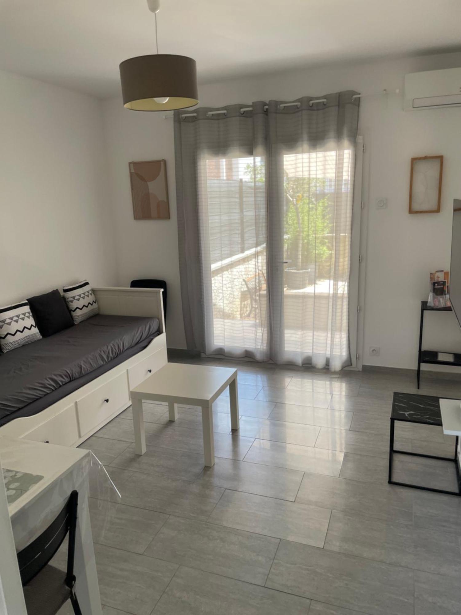 Appartement T2 Avec Terrasse Et Cour Cavaillon Eksteriør billede