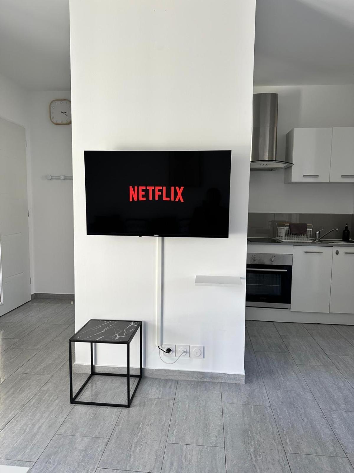 Appartement T2 Avec Terrasse Et Cour Cavaillon Eksteriør billede